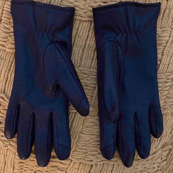 Black, she’ll genuine leather with faux fur and polyester - Picture 2 of 4